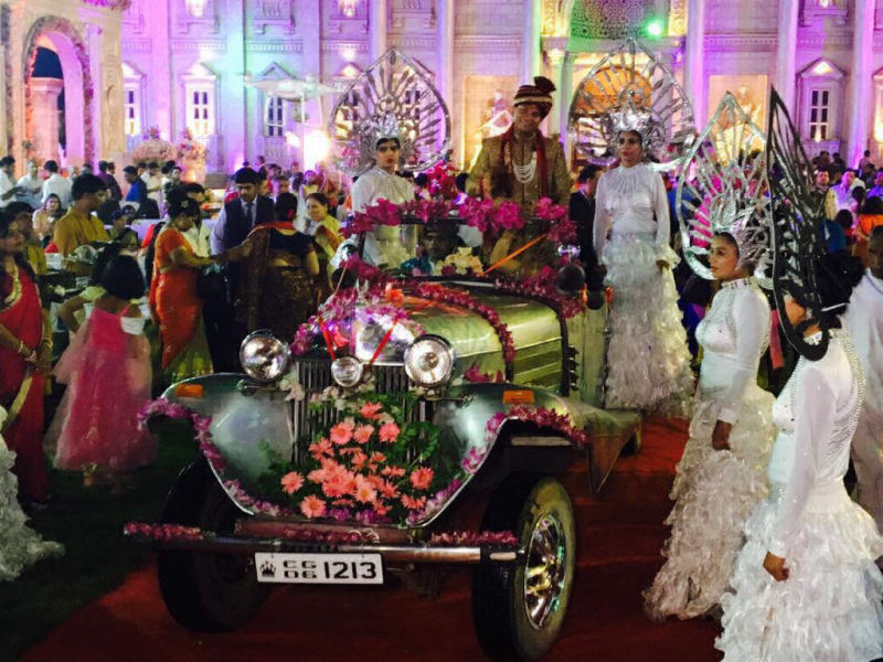 VINTAGE CARS FOR WEDDING